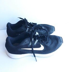 Nike Size 4.5Y Tennis Shoes Black with white Swoos